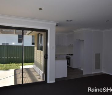 Modern & Central Two Bedroom Unit - Photo 5