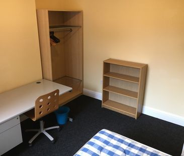Room in a Shared House, Granville Road, S2 - Photo 1