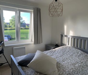 Gerenoveerd bemeubeld 2-slpk appartement met staanplaats - Foto 5
