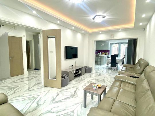 5 bedroom semi-detached house to rent - Photo 1