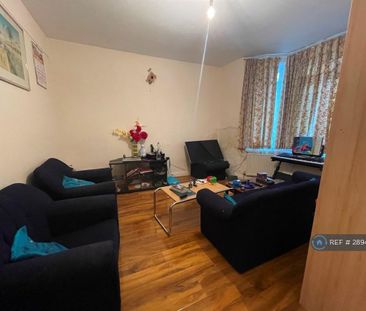 4 bedroom semi-detached house to rent - Photo 5