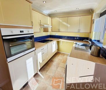 2 bedroom semi-detached house to rent - Photo 6