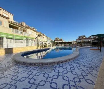 Alquiler de chalet pareado en Urbanizaciones - Photo 4