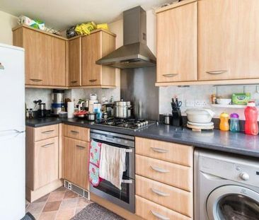 3 bedroom end of terrace house to rent - Photo 5