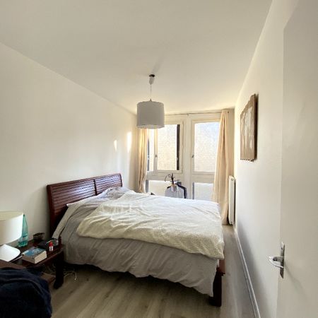 Location Appartement 4 pièces 89m² - Photo 3