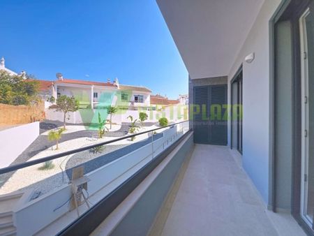 2 room luxury Flat for rent in Alvor, Portimão, Distrito de Faro - Photo 3