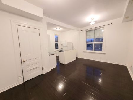 For Lease - 139 1/2 John Street Unit# 5, Hamilton, Ontario - Photo 2