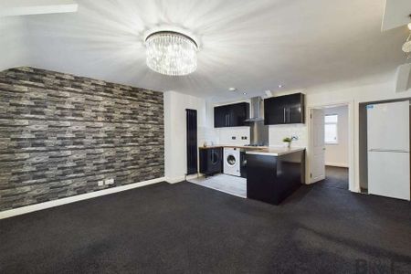 2 bedroom flat to rent - Photo 5