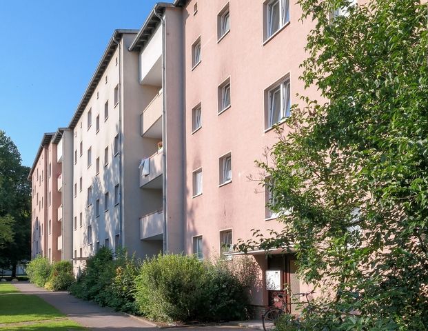 Großzügiges Tageslichtbad und gemütlicher Balkon: Ihr neues Zuhause - Foto 1