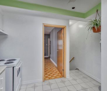 For Lease - 1584 Dundas Street Unit# Apt #2, Toronto, Ontario - Photo 3