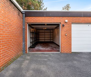Prachtig gemoderniseerd 2-slpk appartement tegenover Stadspark - Photo 1