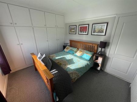 23 Springfield Drive, Belfast, BT12 7EL - Photo 2