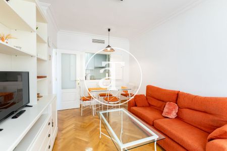 Monthly rental apartment with 1 bedroom and 1 bathroom in a building with a swimming pool in Valdefuentes - Photo 2
