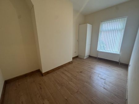 3 bedroom end of terrace house to rent - Photo 5