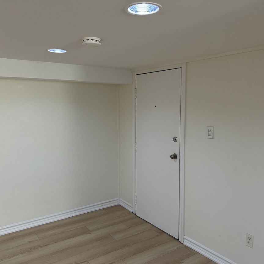 For Lease - 1342 Pape Avenue Unit# Unit G, Toronto, Ontario - Photo 1