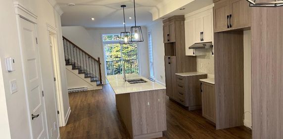 StJérome, magnifique 51/2 sur 2 étages à louer - Photo 2