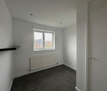 3 bedroom end of terrace house to rent - Photo 5