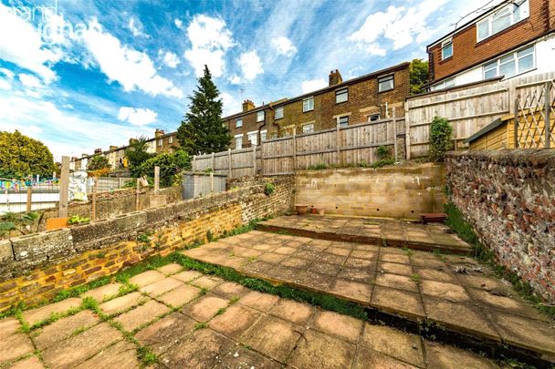 1 bedroom terraced house share to rent - Photo 1