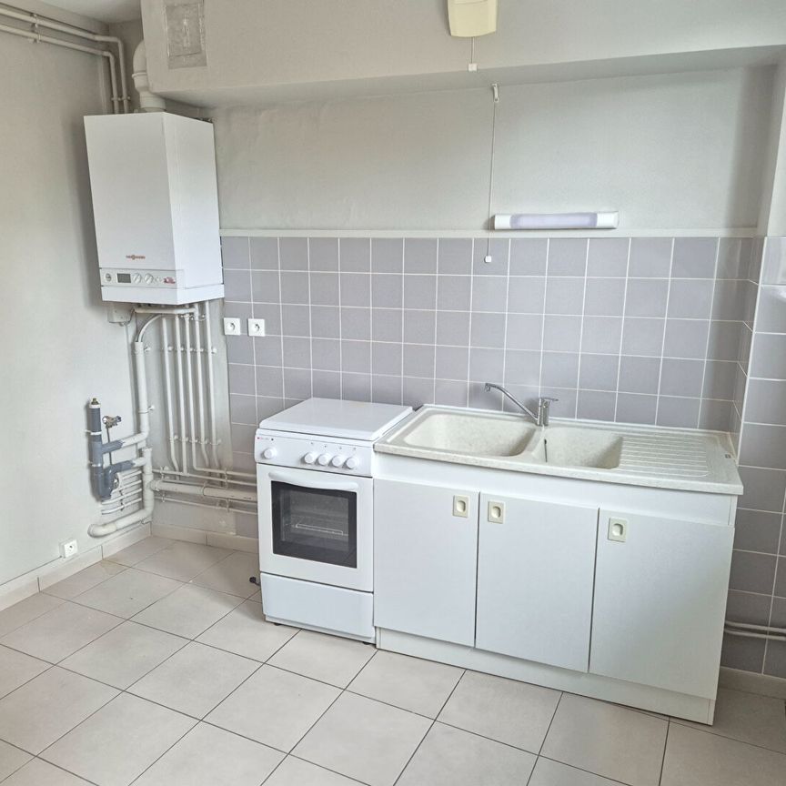 A LOUER Appartement 50000 Saint-Lô 1 pièce de 42 m² - Photo 1