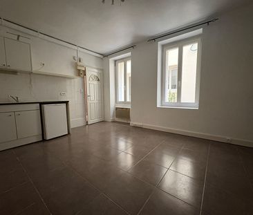 STUDIO 20 m2 – REFAIT A NEUF – en rez-de-chaussée – sur COUR – - Photo 5