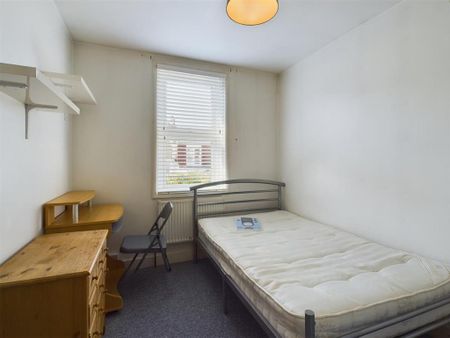 5 bedroom terraced house to rent - Photo 4