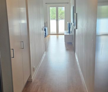 Ekholmsvägen, Skärholmen - Photo 3