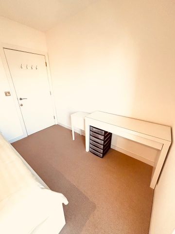 Room in a Shared Flat, Clubhouse Apartments, E14 - Photo 2