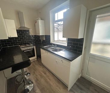 2 bedroom terraced house to rent - Photo 6