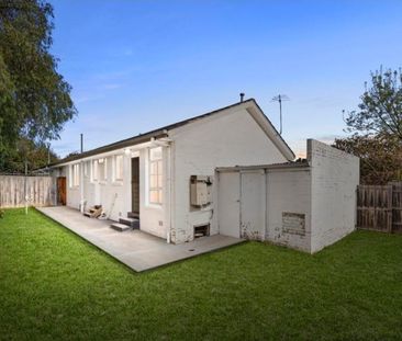 A Lifestyle Winner in Box Hill High Zone! - Photo 4