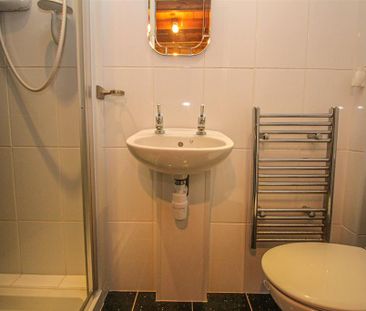 3 bedroom semi-detached house to rent - Photo 6