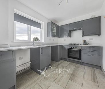 3 bedroom semi-detached house to rent - Photo 6