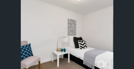 Open the Door to Sunlit Comfort - Photo 4