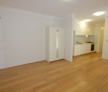 Modern Two-Bedroom Apartment in Prime Location - Photo 1