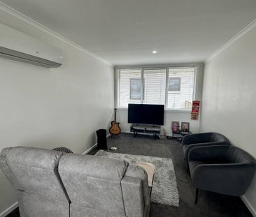 Neat & Homely 2 Bedroom Unit! - Photo 2