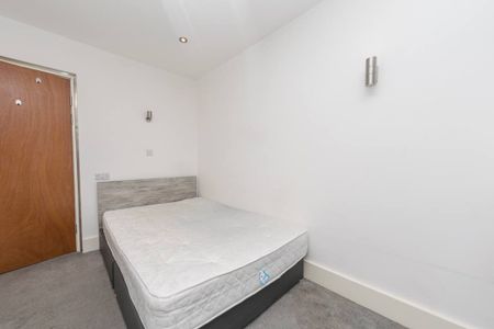 ROOM 3 279 UPPER TOWN STREET BRAMLEY LEEDS - Photo 4