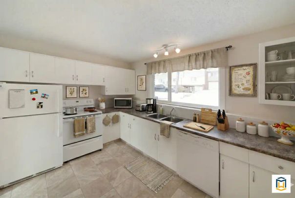 Cambrian Court — 2 Bedroom Townhome - Photo 1