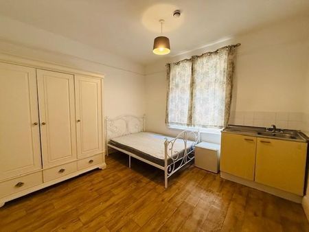 House share to rent - Photo 2