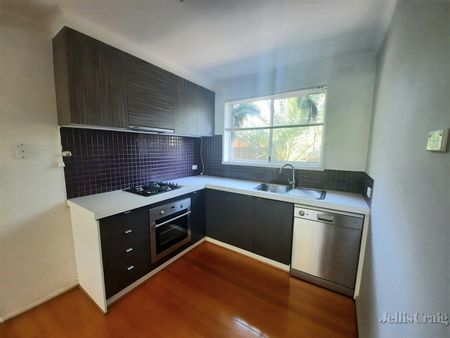 2/81 Flinders Street, Thornbury - Photo 3