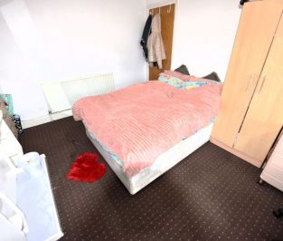 3 bedroom House in Mayville Avenue, Leeds - Photo 3