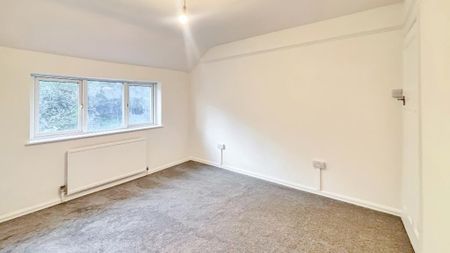 3 bedroom flat to rent - Photo 4