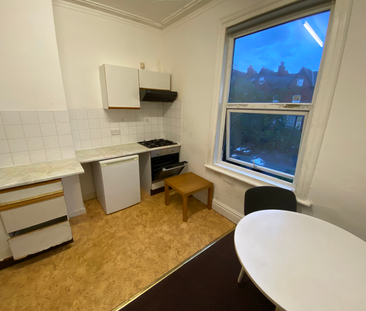 Flat 6, 32 Kelso Road, LS2 9PR, Leeds - Photo 1