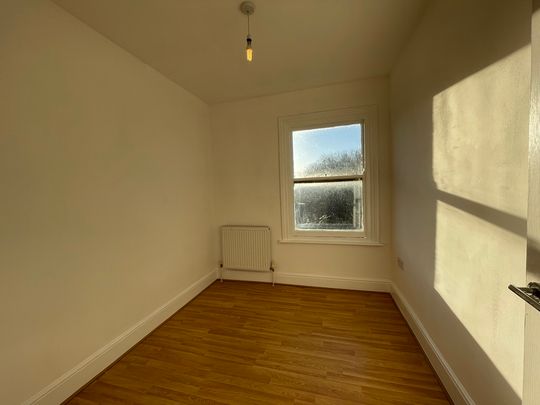 2 bedroom Apartment to let - Photo 1