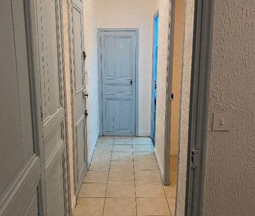 Location appartement Marseille 6ème (13006) - Photo 2
