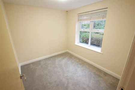 The Pines, Sale, M33 - Photo 2