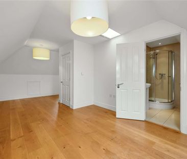 Located in Little Orchard Place, this beautifully presented semi-de... - Photo 2