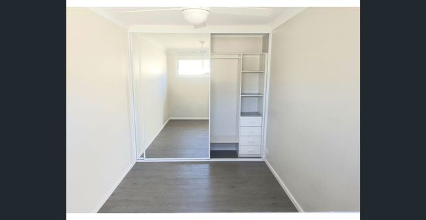 Rare 2-Bedroom Granny Flat | Walk to Woolworths | Bus at Door | Covered Carport - Photo 1