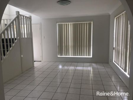 Two-Storey Family home - Photo 2