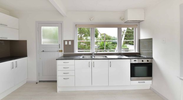 Perfect for Families - Great Location! - Photo 1