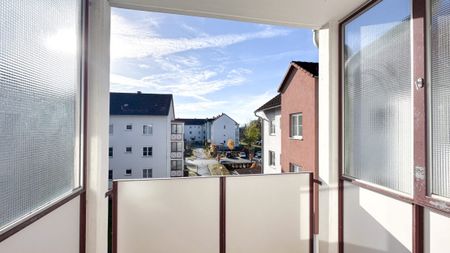 Helle 3-Zimmerwohnung mit Loggia und Abstellplatz im Freien - Photo 4