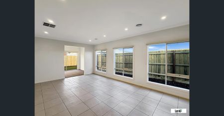 🏠 Brand New 4-Bedroom in Eynesbury - $350pw - Photo 4